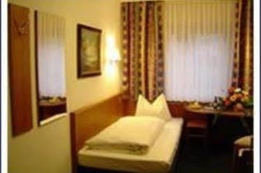 Hotel Am Friedensplatz Stuttgart Exterior photo